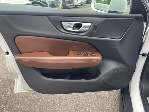 Used 2025 Volvo V60 B5 Cross Country Plus AWD/4WD image 10
