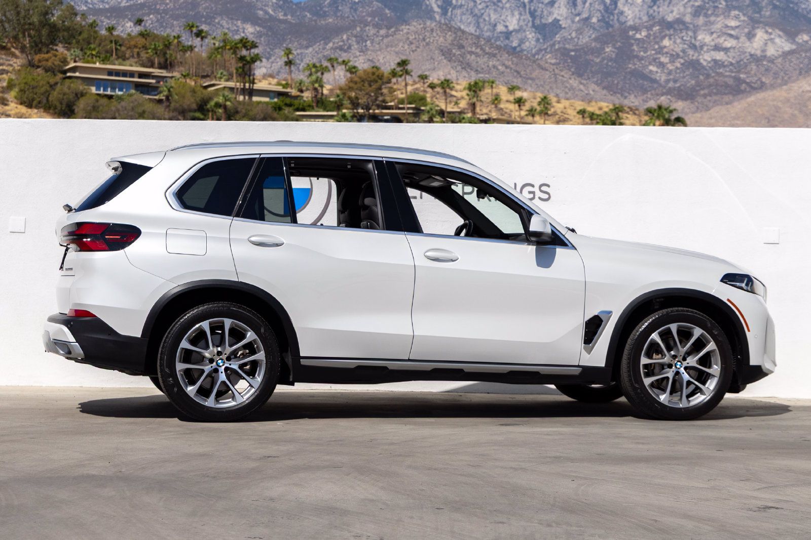 Certified 2024 BMW X5 xDrive40i AWD/4WD image 5