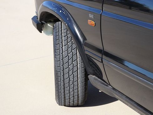 Used 2004 Land Rover Discovery SE image 63