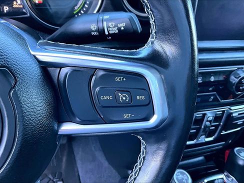 Used 2021 Jeep Wrangler Unlimited Sahara w/ Cold Weather Group AWD/4WD image 23