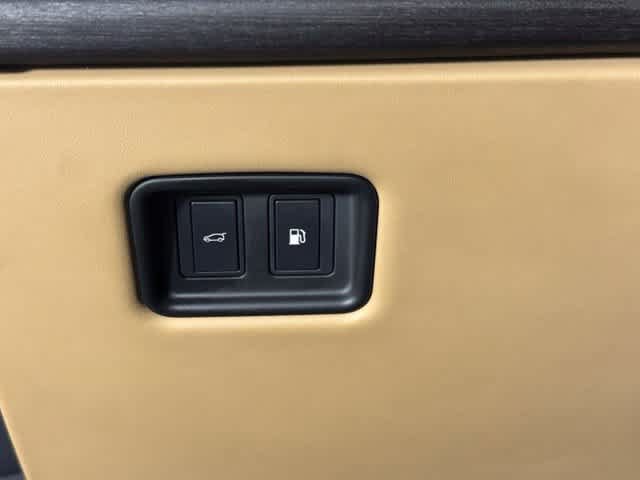 Used 2025 Land Rover Range Rover SE AWD/4WD image 27