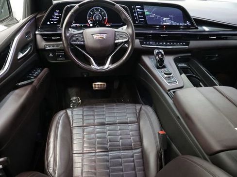 Used 2024 Cadillac Escalade ESV V w/ Heavy-Duty Trailer Package AWD/4WD image 83
