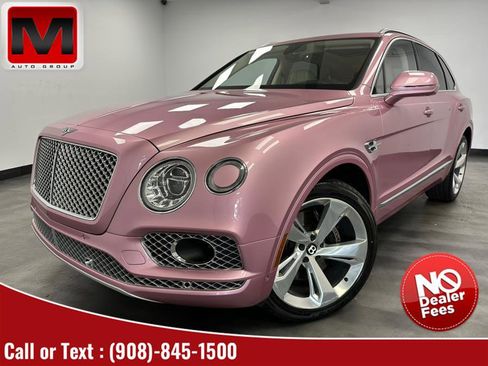 Used 2018 Bentley Bentayga image 1