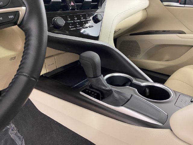 Used 2021 Toyota Camry LE w/ Cold Weather Package FWD image 27