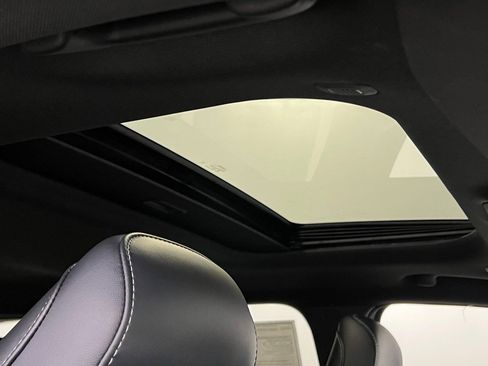 New 2025 Jeep Grand Cherokee Altitude image 10