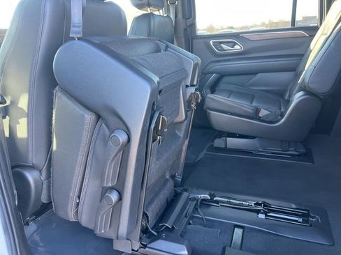 Used 2022 Chevrolet Suburban High Country image 40