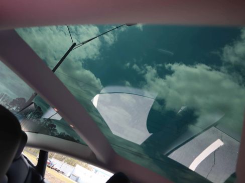 Used 2023 Tesla Model 3 Standard Range image 6