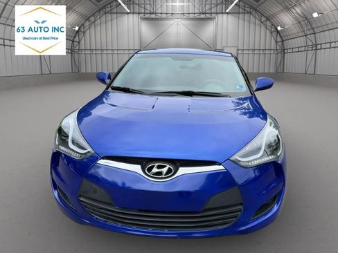 Used 2013 Hyundai Veloster FWD image 2