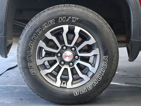 Used 2019 GMC Sierra 1500 AT4 w/ AT4 Premium Package image 9