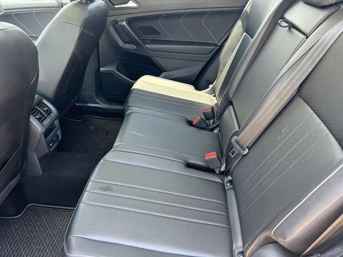 Used 2022 Volkswagen Tiguan SE AWD/4WD image 15