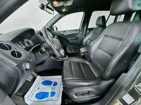 Used 2016 Volkswagen Tiguan R-Line AWD/4WD image 24