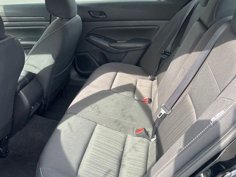 Used 2025 Nissan Altima 2.5 SV image 12