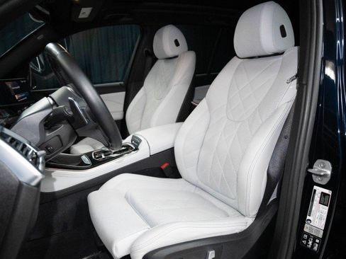 Used 2024 BMW X5 xDrive40i w/ M Sport Package AWD/4WD image 12
