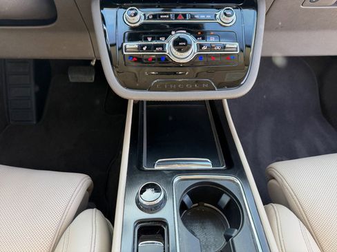 Certified 2022 Lincoln Corsair Reserve w/ Equipment Group 201A FWD image 11