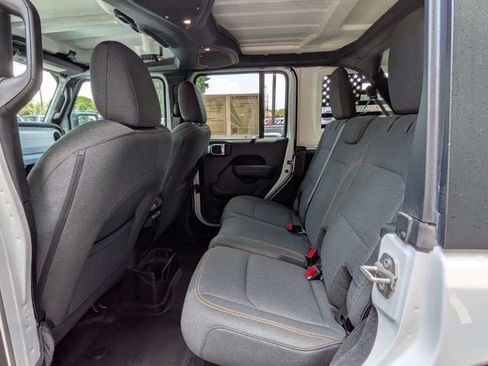 Used 2024 Jeep Wrangler Unlimited Sport AWD/4WD image 15