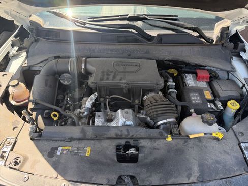 Used 2025 Jeep Compass Limited image 33