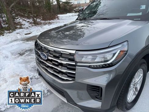Used 2025 Ford Explorer Active image 4