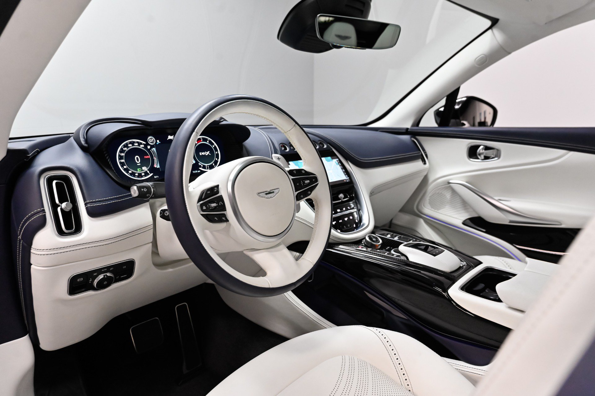 Used 2023 Aston Martin DBX 707 AWD/4WD image 9