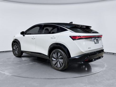 Used 2023 Nissan Ariya AWD image 2