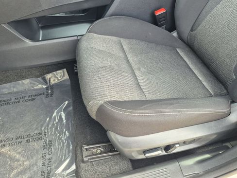 Used 2025 Nissan Rogue SV AWD/4WD image 12