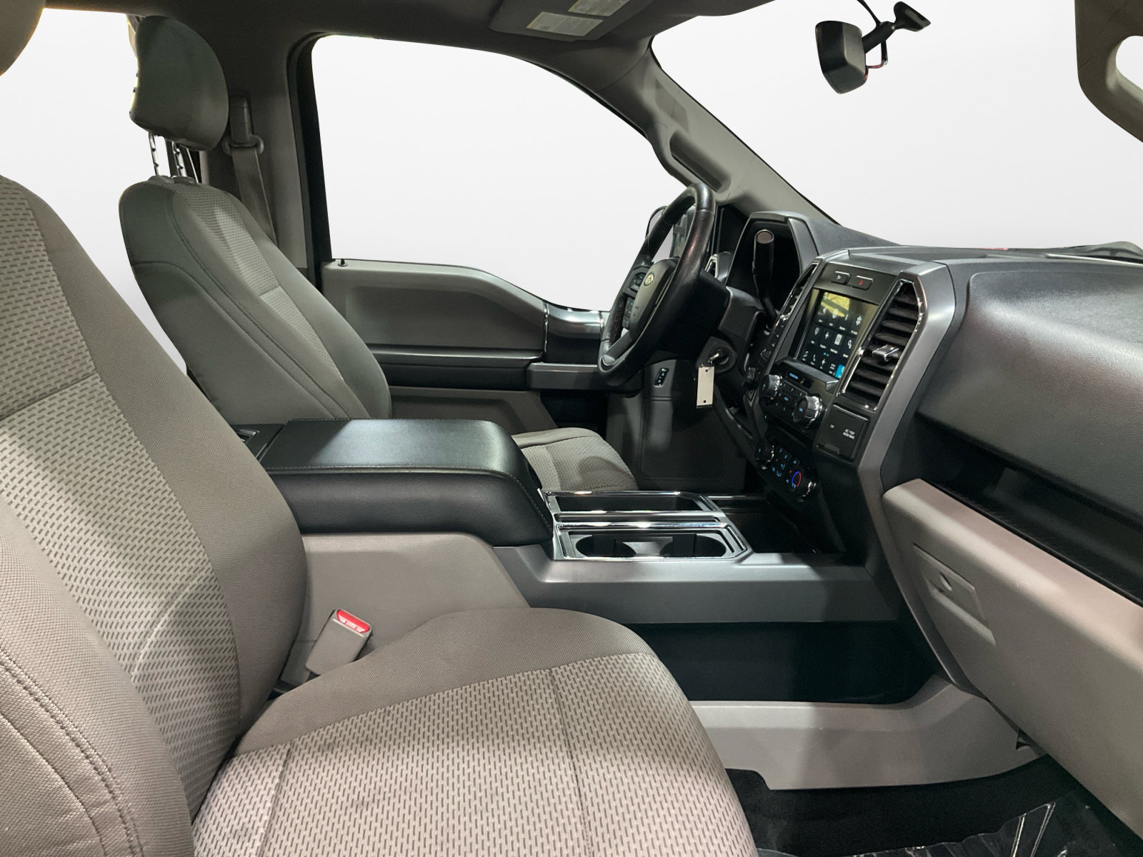 Used 2016 Ford F150 XLT w/ Equipment Group 302A Luxury AWD/4WD image 17