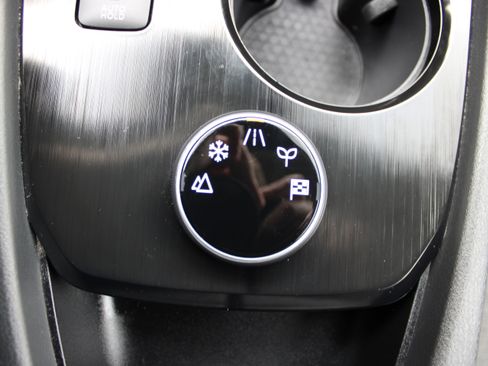 Certified 2022 Nissan Rogue SV image 17