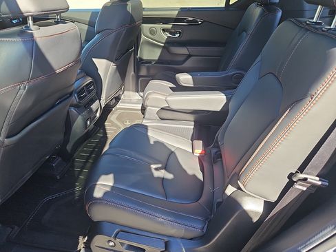 Used 2024 Honda Pilot TrailSport image 32