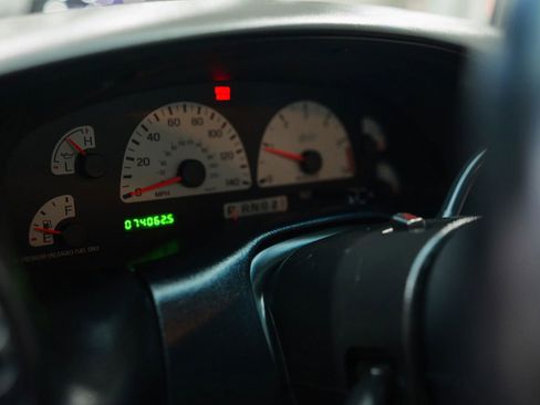 Used 1999 Ford F150 Lightning image 31