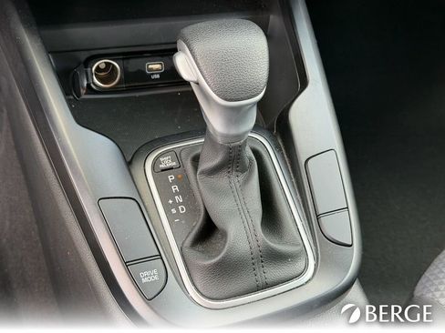 Used 2025 Kia Soul LX w/ LX Technology Package FWD image 30