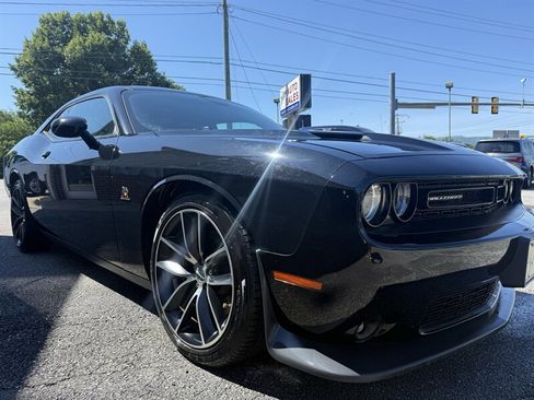 Used 2015 Dodge Challenger R/T Scat Pack RWD image 7