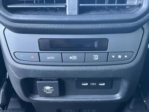 Certified 2025 Honda Pilot TrailSport image 33