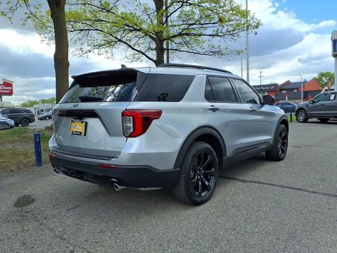 Certified 2024 Ford Explorer ST-Line w/ Class IV Trailer Tow Package AWD/4WD image 5