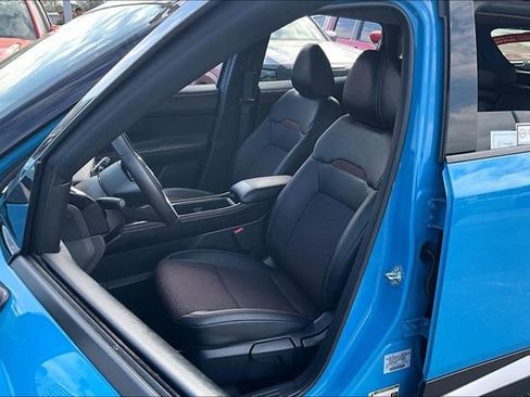 Certified 2025 Nissan Kicks SR image 18