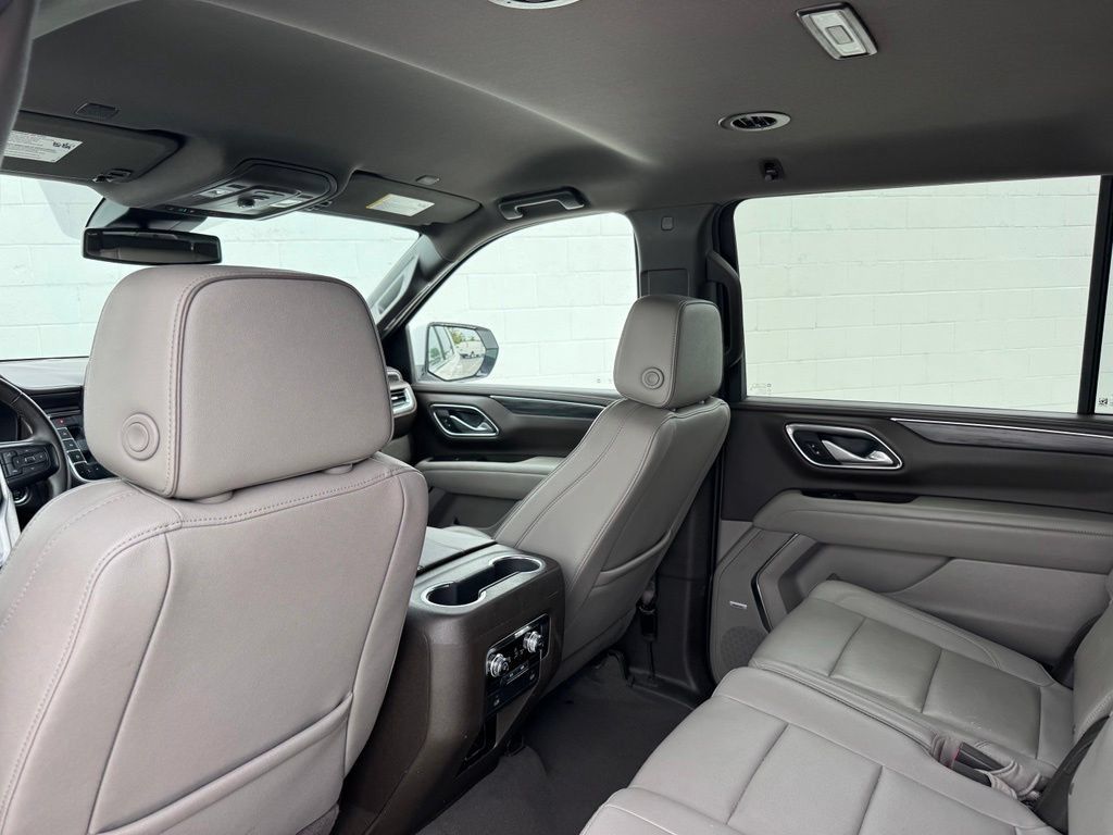 Used 2024 GMC Yukon XL SLT AWD/4WD image 22