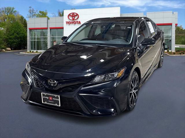Certified 2023 Toyota Camry SE FWD image 1