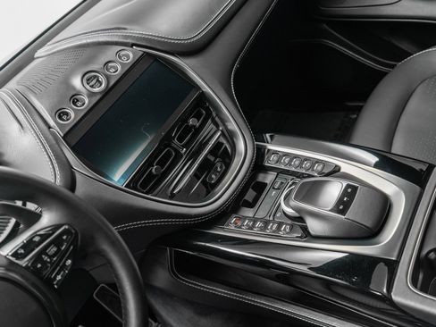 Used 2021 Aston Martin DBX AWD/4WD image 28
