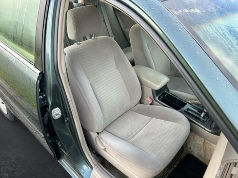 Used 2005 Toyota Camry LE w/ Fleet Convenience Pkg FWD image 27
