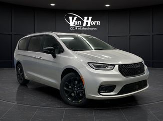 New 2026 Chrysler Pacifica Limited w/ S Appearance Package AWD/4WD video 1