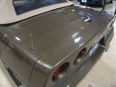 Used 1986 Chevrolet Corvette Convertible image 20