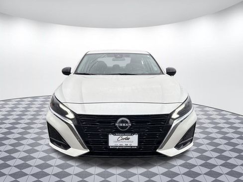 Used 2025 Nissan Altima 2.5 SV image 2