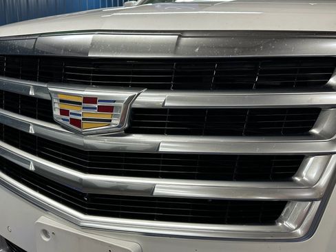 Used 2019 Cadillac Escalade Premium Luxury image 60