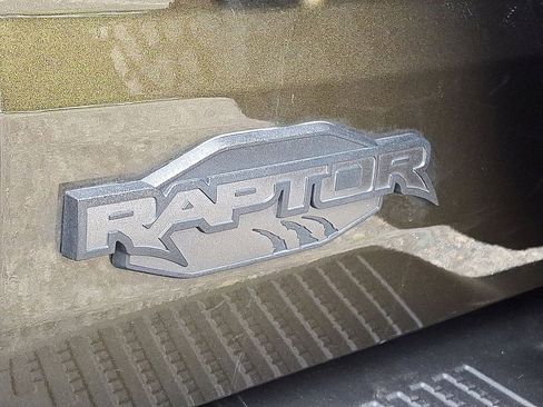 Certified 2025 Ford Bronco Raptor w/ Interior Carbon Fiber Pack AWD/4WD image 30