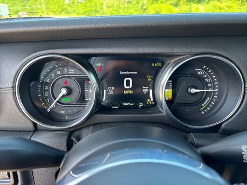 Used 2021 Jeep Wrangler Unlimited Sahara w/ Cold Weather Group AWD/4WD image 18