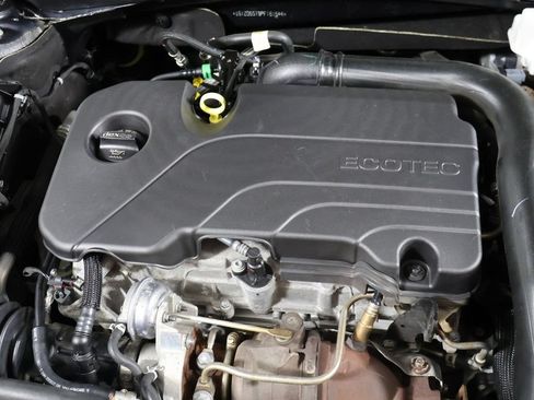 Used 2023 Chevrolet Malibu LT FWD image 13