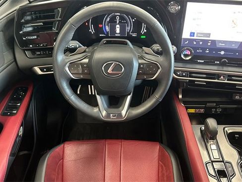 Used 2024 Lexus RX 500h F Sport w/ Convenience Package image 17