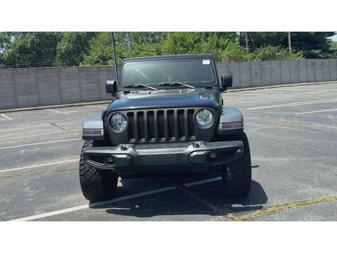 Used 2020 Jeep Wrangler Unlimited Sahara AWD/4WD image 3