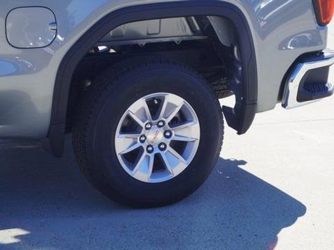 New 2026 GMC Sierra 1500 SLE image 12