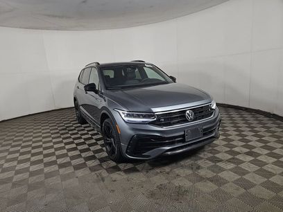 Used 2024 Volkswagen Tiguan SE R-Line