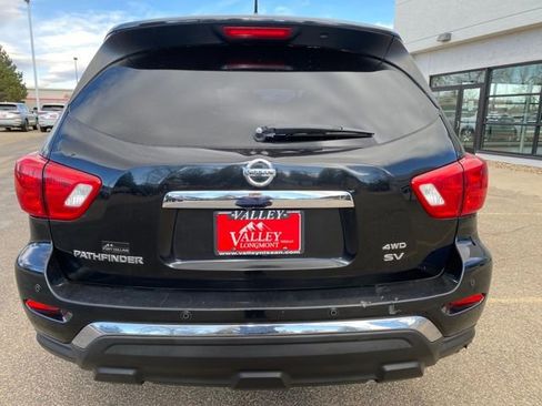Used 2017 Nissan Pathfinder SV image 4