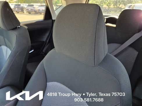 Certified 2025 Kia Soul LX w/ LX Technology Package FWD image 17